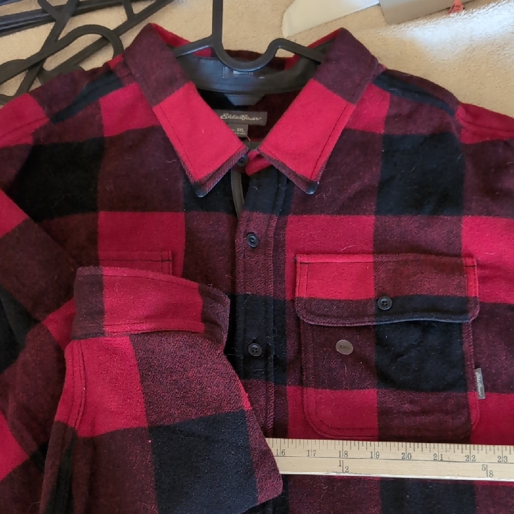 Eddie Bauer Men's Red and Black Plaid Shirt 60% Wool